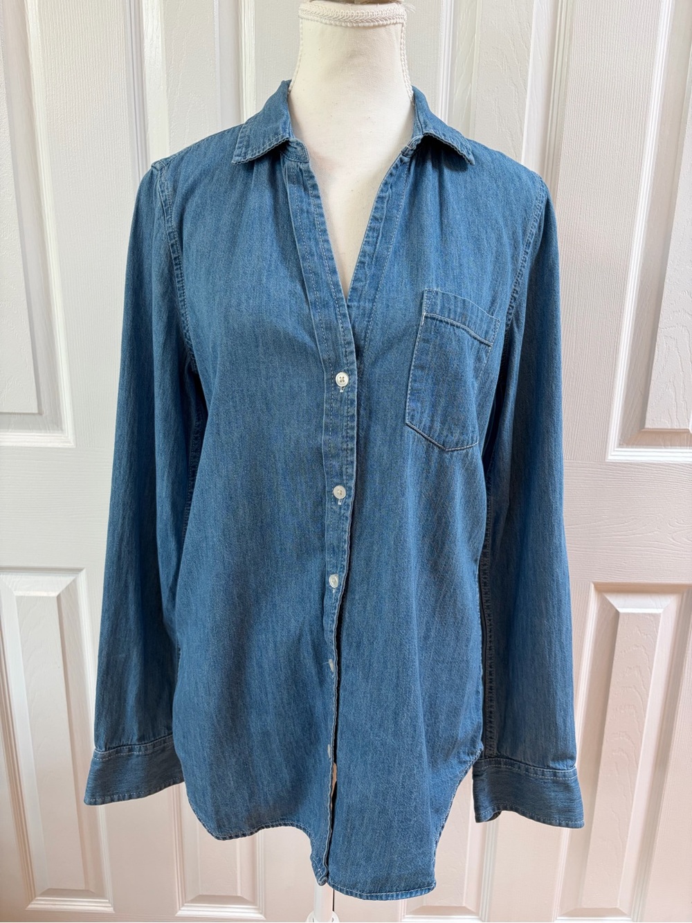 Gap Blue Denim Button Up Perfect Shirt Size S Tall